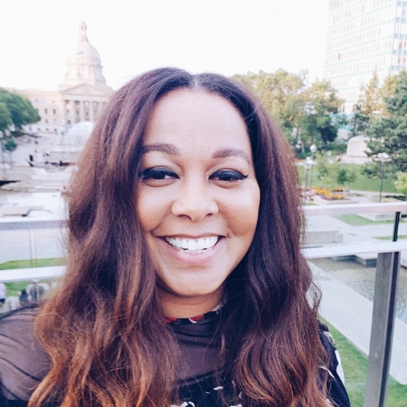 Meet your Posher, Manuela - Picture 1 of 1